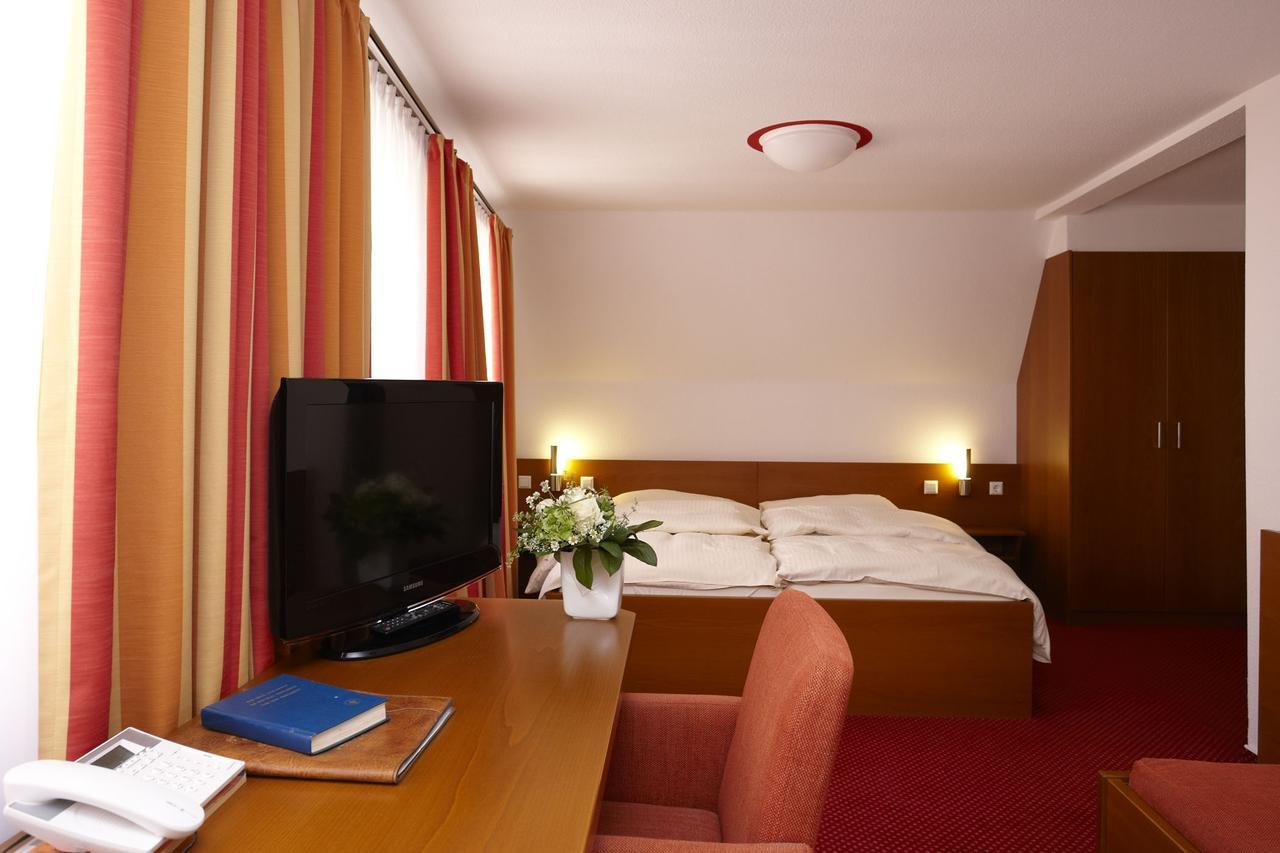 Brauereigasthof-Hotel Roter Ochsen エルヴァンゲン エクステリア 写真